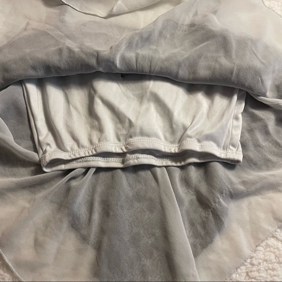 ✅HOST Pick✅ Stoosh Handkerchief Top, Small - Picture 6 of 8